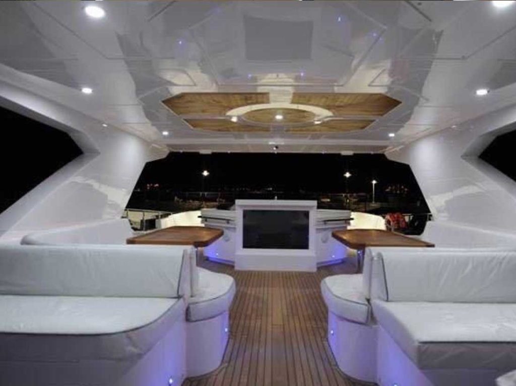 Majesty-75-Yacht-2